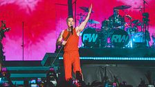 R101 allo show di Robbie Williams a Firenze Rocks