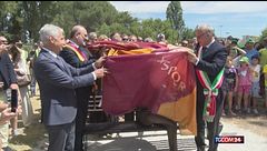 Roma celebra i 106 anni di Alberto Sordi con una statua a Villa de Sanctis