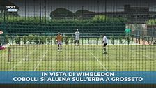 Cobolli si allena in vista di Wimbledon