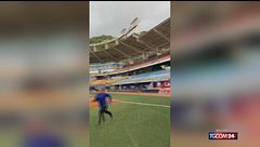 Il terremoto in Venezuela scuote anche lo stadio: fuga in campo alla prima scossa