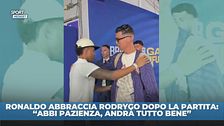 Ronaldo abbraccia e conforta Rodrygo