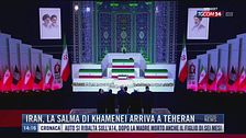 Breaking News delle 14.00 | Iran, la salma di Khamenei arriva a Teheran