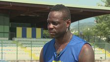 Balotelli: "Inter, Napoli e Roma per lo scudetto. Io in A? Genoa ultima chance"