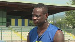 Balotelli: "Inter, Napoli e Roma per lo scudetto. Io in A? Genoa ultima chance"