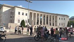 Bolzano, cede parte del palazzo del tribunale: ferita una donna delle pulizie