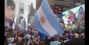 I tifosi argentini invadono Times Squadre