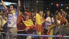 A Madrid i tifosi spagnoli festeggiano la vittoria della Spagna ai Mondiali