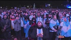 Le lacrime dei tifosi argentini a Buenos Aires dopo la sconfitta ai Mondiali