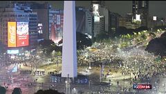 Mondiali, dopo la sconfitta i tifosi argentini lanciano pietre contro la polizia a Buenos Aires