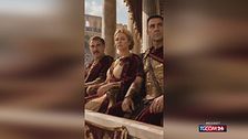 Vannacci e il video IA da generale romano: al Colosseo fa pollice verso a Schlein e Conte