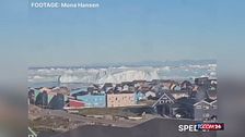 Groenlandia, le immagini del capovolgimento di un enorme iceberg