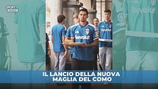 Il Como presenta la nuova maglia 
in pizzeria