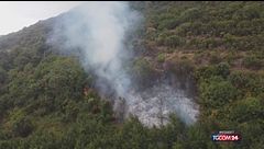 Incendio a Peschici: si lavora senza sosta per spegnere i roghi | Attivi anche tre canadair