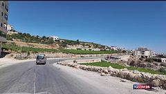 Medici israeliani e palestinesi al lavoro insieme nella clinica mobile