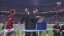 Quando Berlusconi consegnò a Baresi il Pallone D'Oro ad honorem