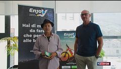 Super G presenta 'Meme e cartoline'