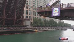 Migliaia di paperelle di gomma liberate nel fiume Chicago per la raccolta fondi delle Special Olympics