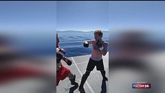 Zuckerberg vs Dvalishvili, il combattimento si svolge in mezzo al lago