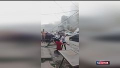 Terremoto in Colombia, gente impaurita in strada per la forte scossa