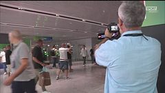 "Daje Davide, forza Lazio", Frattesi sbarca a Fiumicino: l'entusiasmo dei tifosi