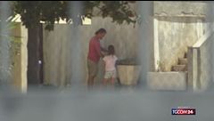 Ferragosto diviso per la famiglia nel bosco: il padre e i figli insieme per meno di due ore