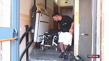 Milano, ritorsione contro un disabile attivista: "Mi hanno rotto il montascale dopo una denuncia"