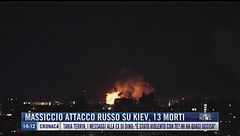 Breaking News delle 14.00 | Massiccio attacco russo su Kiev, 13 morti