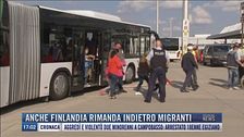 Breaking News delle 17.00 | Anche Finlandia rimanda indietro migranti