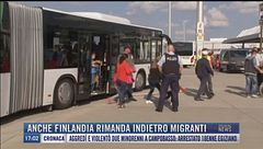 Breaking News delle 17.00 | Anche Finlandia rimanda indietro migranti