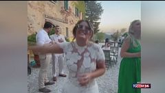 Toscana, scaricata dal fidanzato a un passo dall'altare: la "non sposa" fa tre giorni di festa