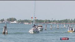 Venezia, la Flotilla arriva al Lido