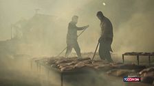 Migliaia di persone si riuniscono per partecipare... al festival del barbecue