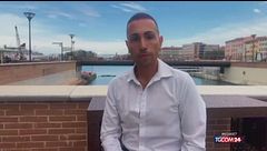 Manuel Aspidi torna con la versione in spagnolo di "Soli a metà"