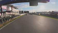 Max vs 100: Verstappen in testa dopo 14 giri, vince sui kart