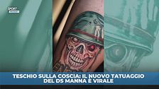 Teschio con elmetto: il nuovo tatuaggio di Manna è virale