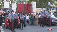 Prof accoltellata, nel giorno del rientro in classe è paura tra i genitori: "Coltelli a scuola? Follia"