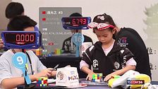 Cina, bimba di sei anni rompe il record mondiale femminile del cubo di Rubik