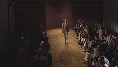 Fashion Week: Ferragamo omaggia l'eleganza femminile Anni '40