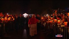 Lourdes, il Papa sulla spianata per il rosario con le fiaccole