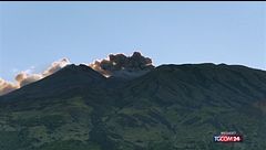 Etna, terzo giorno di stop forzato dei voli all'aeroporto di Catania