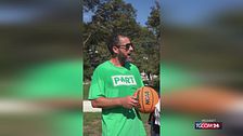 Adam Sandler non resiste al... basket: la partita a Milano diventa virale