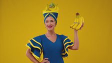 Miss Chiquita prende vita: l'icona pop diventa voce della campagna di sensibilizzazione sul tumore al seno