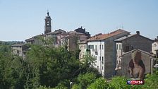 Un borgo in provincia di Viterbo rinasce con l'uncinetto