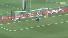Il momento dell'infortunio di Svilar in allenamento il 2 ottobre