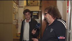Rozzano, l'appello di Michele 71enne malato che da anni chiede un alloggio: "Aiuto, vivo nel retro del negozio"