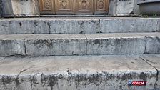 Palermo, il parroco che pulisce i rifiuti post movida