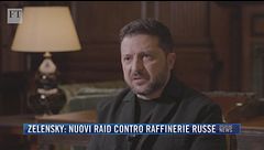 Breaking News delle 21.30 | Zelensky: nuovi raid contro raffinerie russe