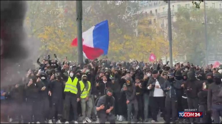 Tgcom24: Francia, grandi manifestazioni in tutto il Paese Video ...