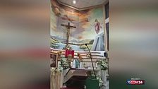 Ecuador, croce cade dall'altare durante la messa: morto il sacerdote