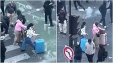 Parigi, due turiste con trolley si ritrovano in mezzo agli scontri